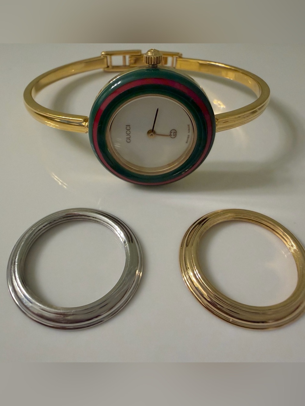 Near mint~Beautiful~Gucci Interchangeable Signature Bezel Watch